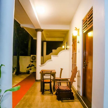 Little Angels Bed & Breakfast Mirissa Bagian luar foto