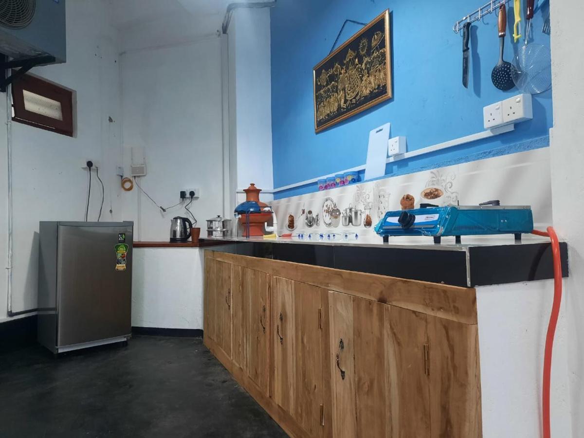 Little Angels Bed & Breakfast Mirissa Bagian luar foto