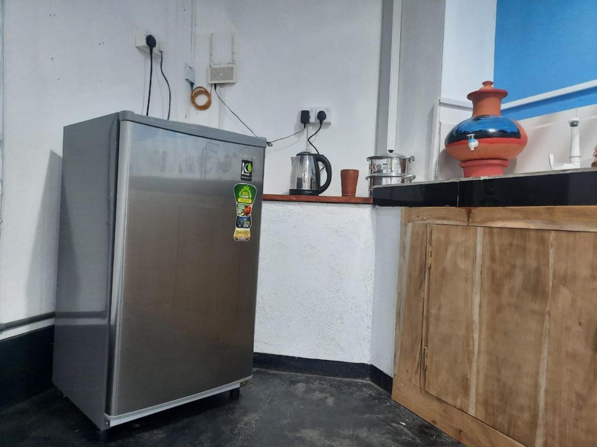 Little Angels Bed & Breakfast Mirissa Bagian luar foto