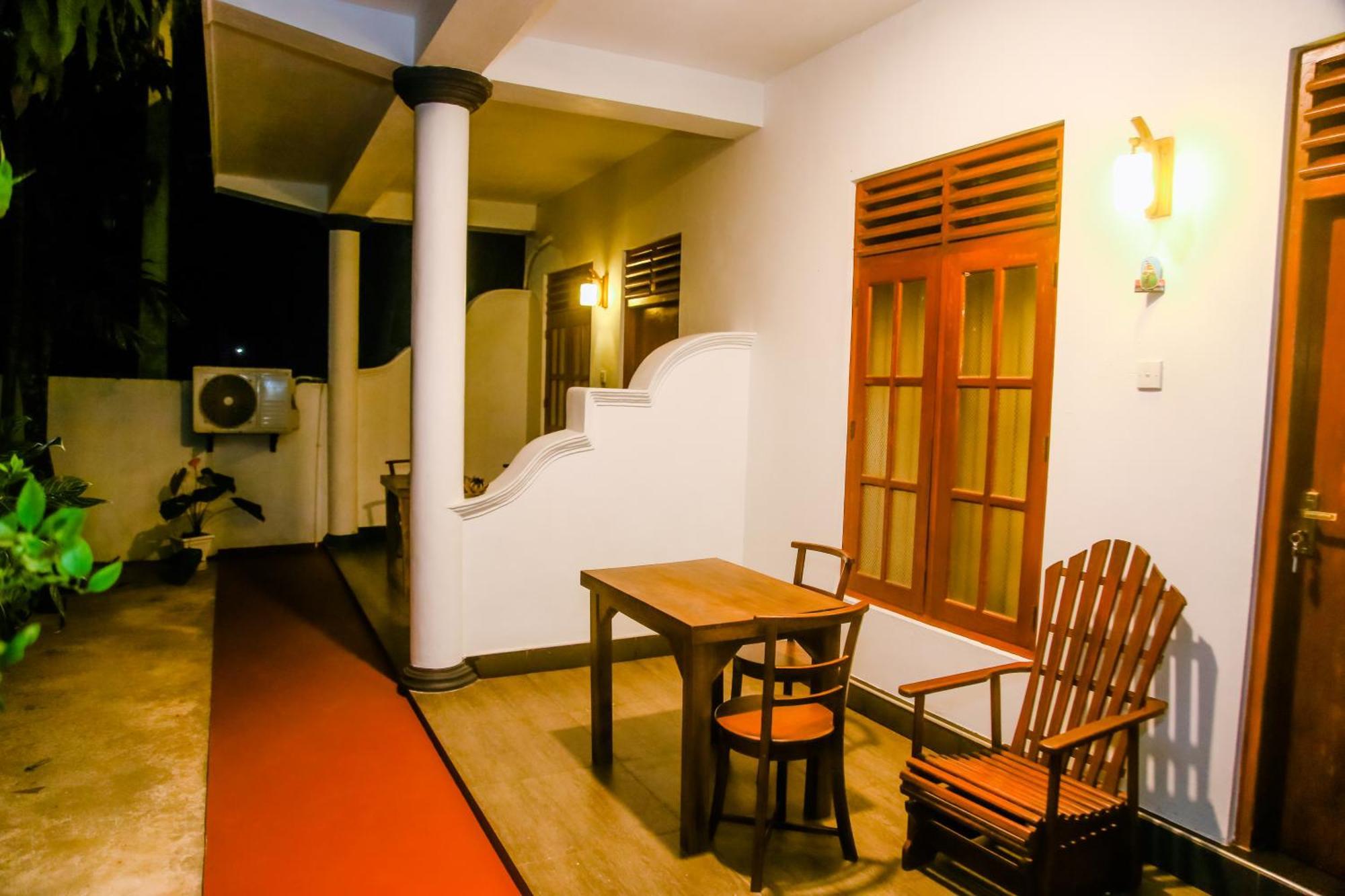 Little Angels Bed & Breakfast Mirissa Bagian luar foto