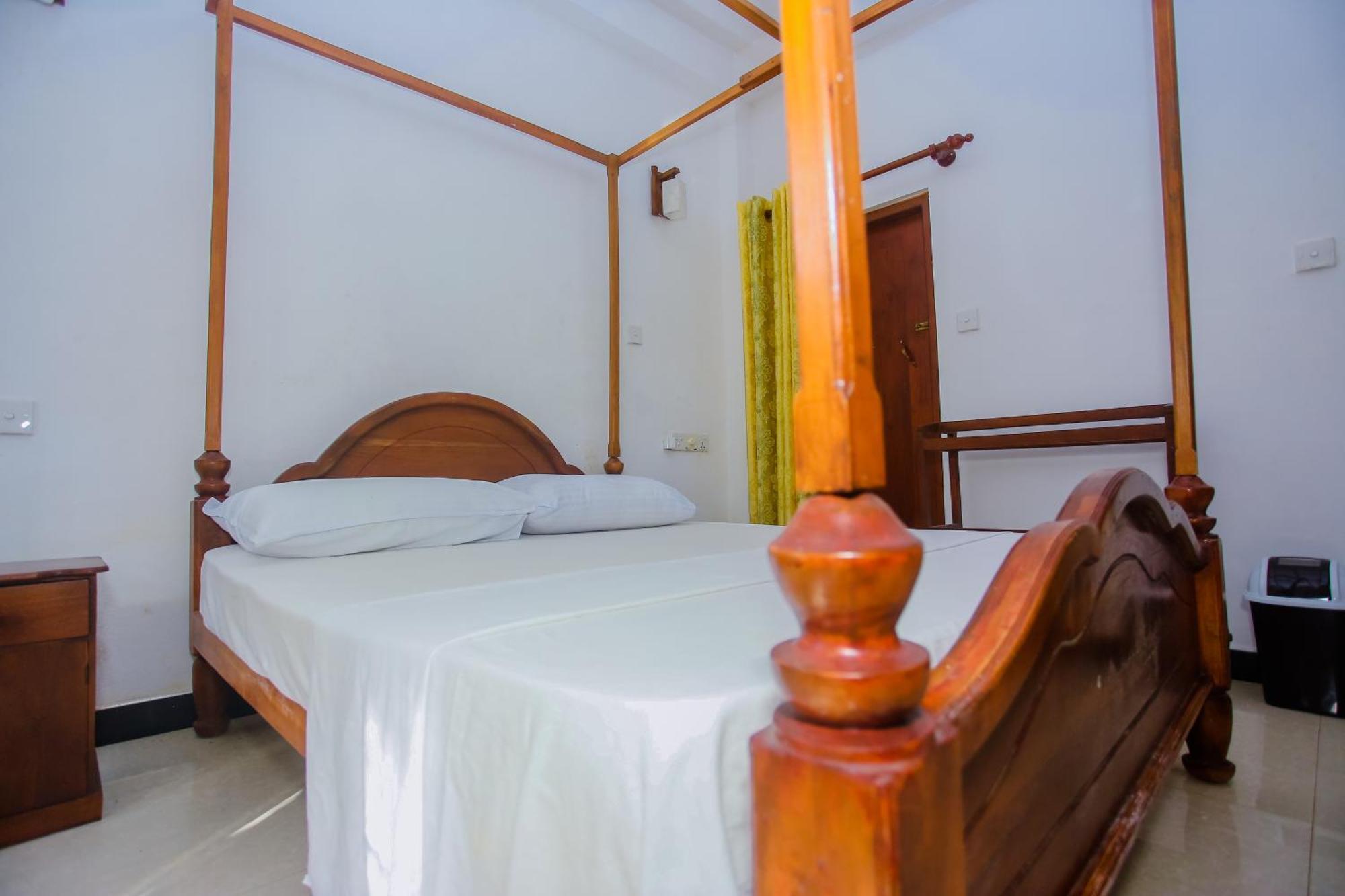 Little Angels Bed & Breakfast Mirissa Bagian luar foto