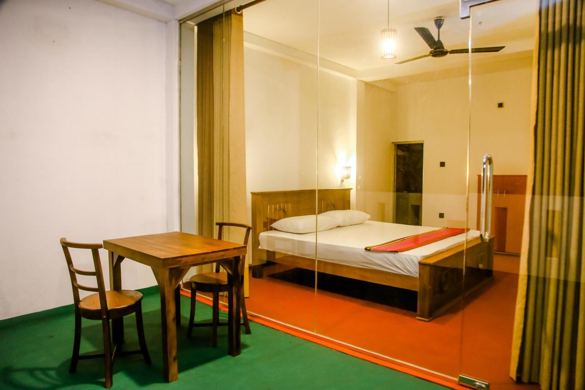 Little Angels Bed & Breakfast Mirissa Bagian luar foto