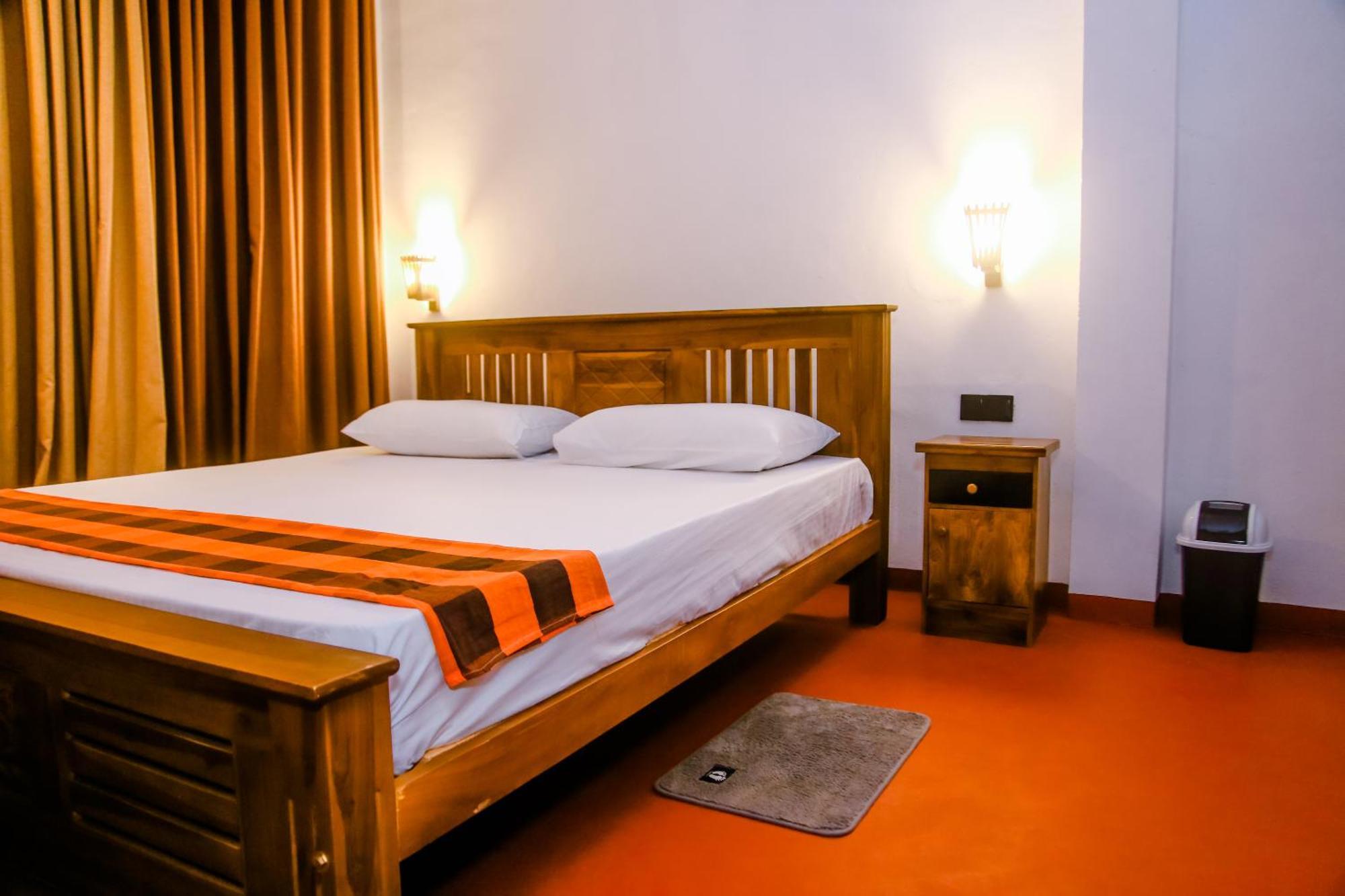 Little Angels Bed & Breakfast Mirissa Bagian luar foto