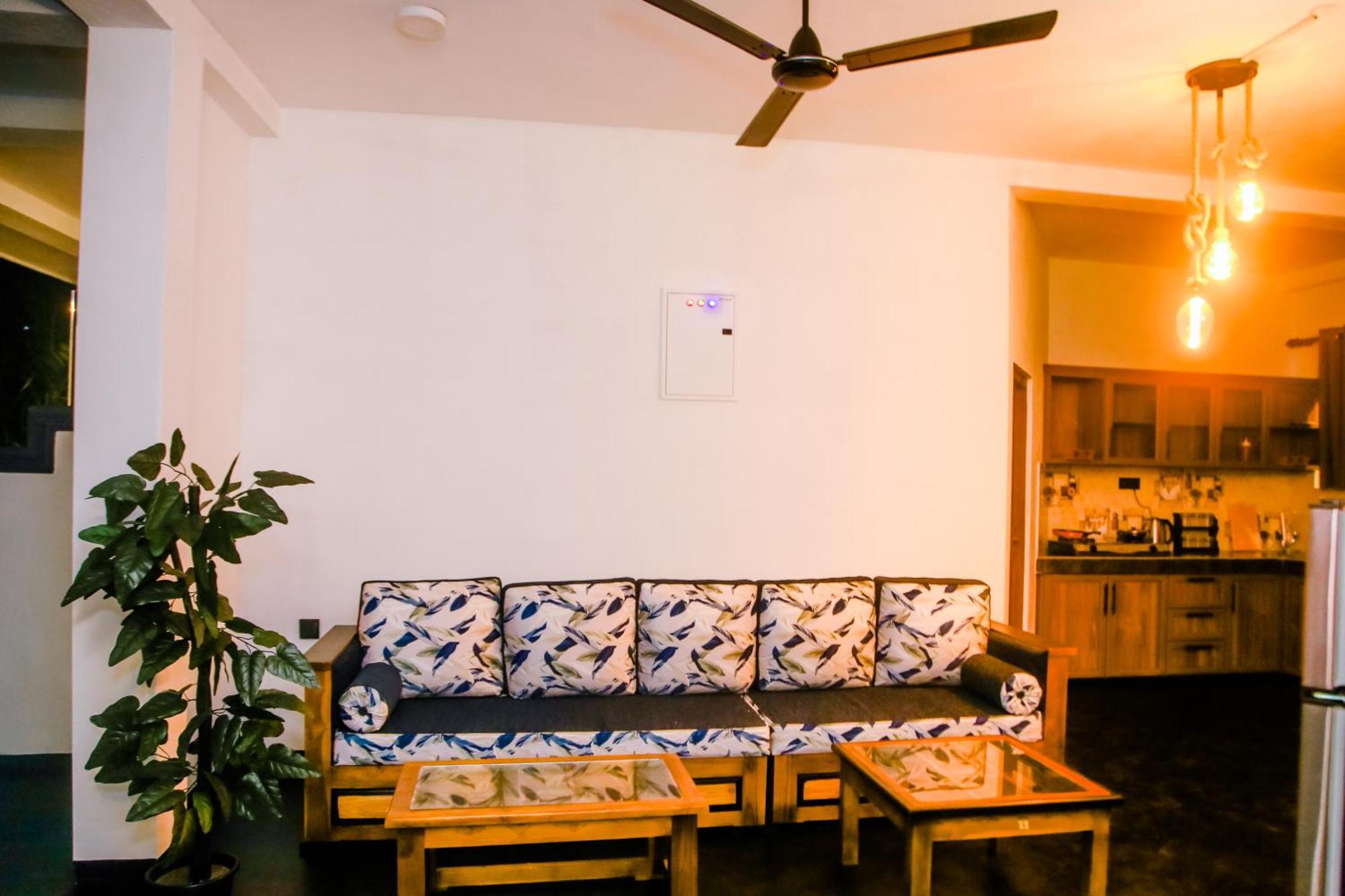 Little Angels Bed & Breakfast Mirissa Bagian luar foto