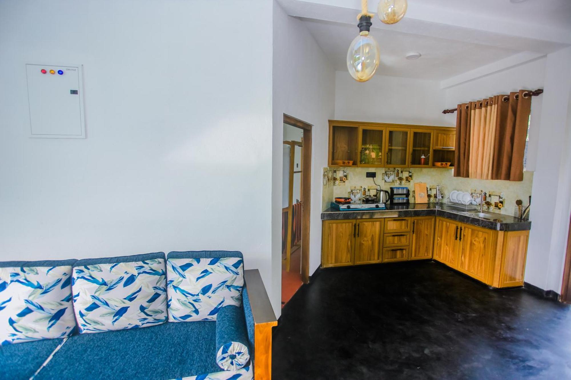 Little Angels Bed & Breakfast Mirissa Bagian luar foto